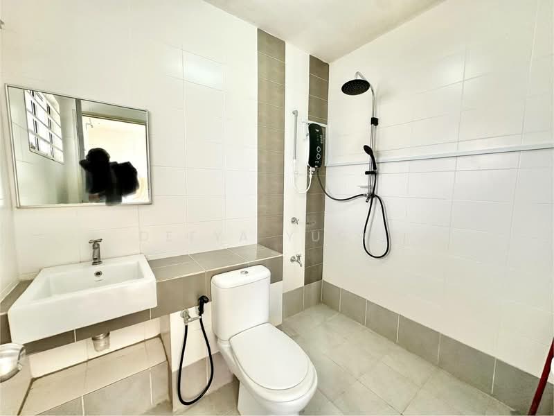 2-storey Terraced House for Sale in Bandar Bukit Raja (Klang) - Deeya Yusof - Bathroom - PropertyGuru.com.my