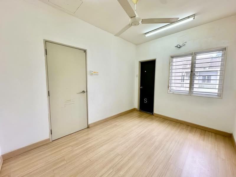 2-storey Terraced House for Sale in Bandar Bukit Raja (Klang) - Deeya Yusof - Interior - PropertyGuru.com.my