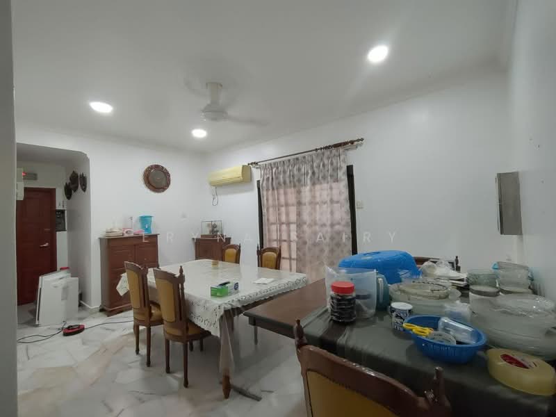 Seksyen 9 untuk Untuk Dijual - RM 1,950,000, Mac 2026 - Dining Room - PropertyGuru.com.my