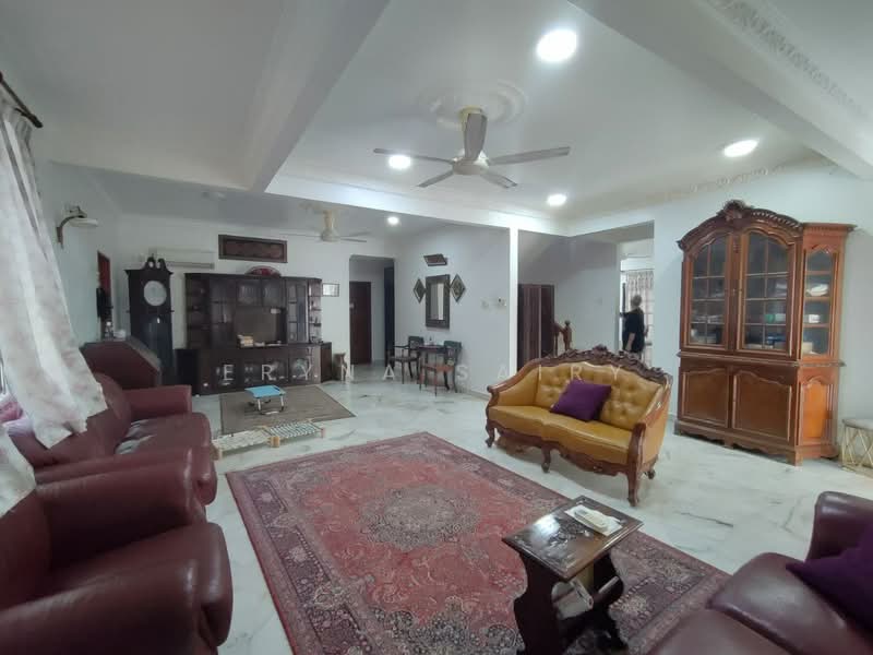 Seksyen 9 untuk Untuk Dijual - RM 1,950,000, Mac 2026 - Living Room - PropertyGuru.com.my