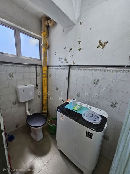 Rumah Flat untuk Dijual di Bukit Gedong - Kok Keong Chai - Bathroom - PropertyGuru.com.my