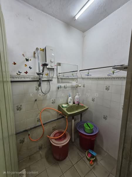 Rumah Flat untuk Dijual di Bukit Gedong - Kok Keong Chai - Bathroom - PropertyGuru.com.my