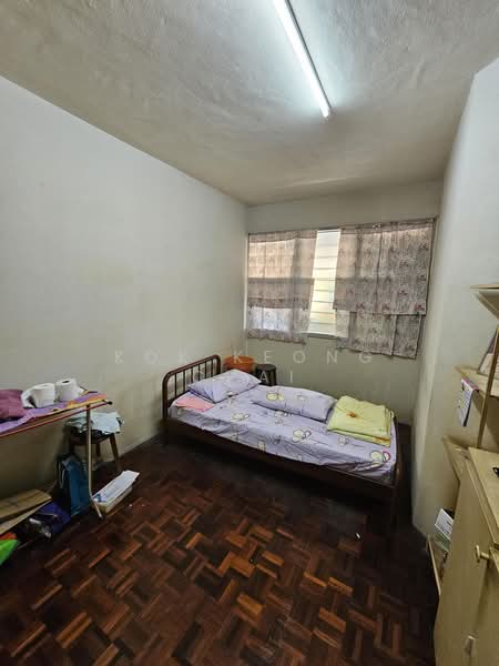 Rumah Flat untuk Dijual di Bukit Gedong - Kok Keong Chai - Bedroom - PropertyGuru.com.my