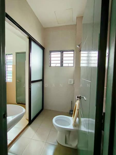 2.5-storey Terraced House for Sale in Bandar Puteri Puchong (Puchong) - Jordan Tan - Bathroom - PropertyGuru.com.my