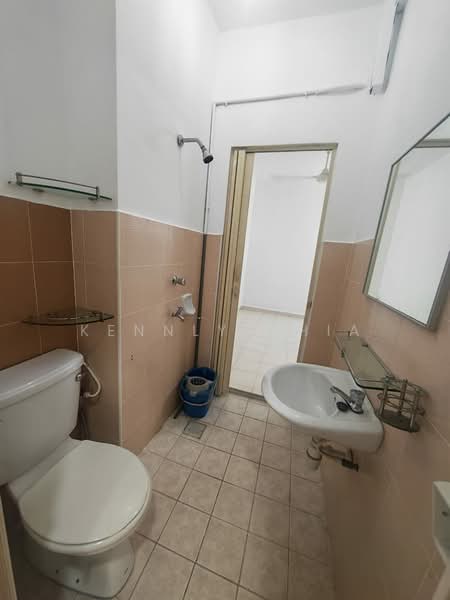 1-storey Terraced House for Rent in Skudai (Johor) - Kennly Chia - Bathroom - PropertyGuru.com.my