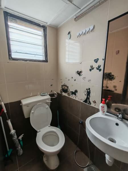 Apartment for Sale at Subang Perdana Goodyear Court 7 - James Loh - Bathroom - PropertyGuru.com.my