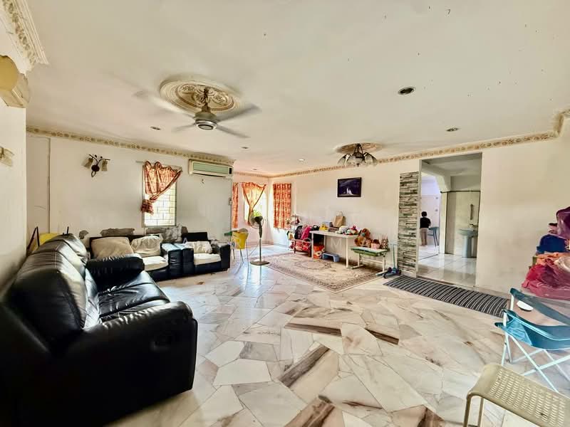2-storey Terraced House for Sale in Shah Alam (Selangor) - Fazri Omar - Living Room - PropertyGuru.com.my