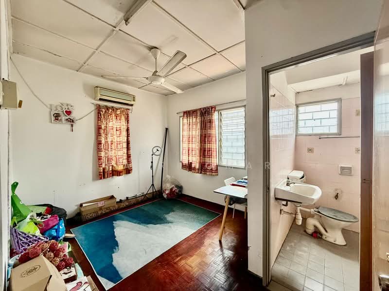 2-storey Terraced House for Sale in Shah Alam (Selangor) - Fazri Omar - Bathroom - PropertyGuru.com.my