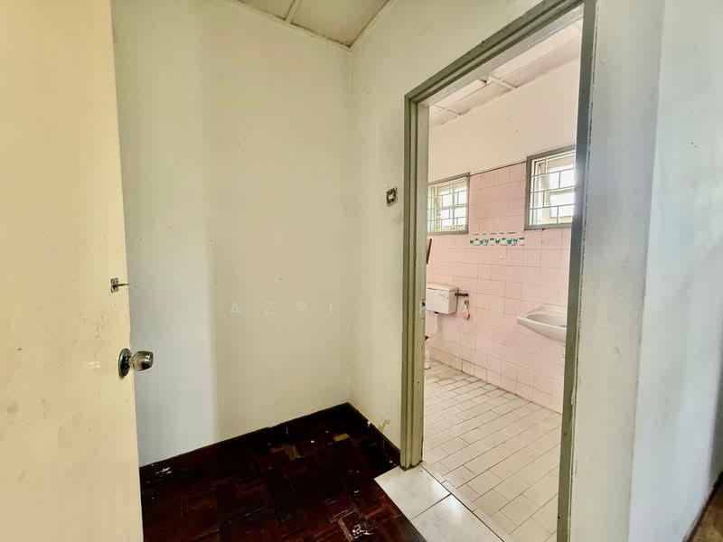 2-storey Terraced House for Sale in Shah Alam (Selangor) - Fazri Omar - Bathroom - PropertyGuru.com.my
