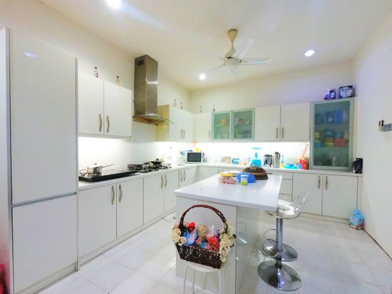 Seksyen 3 untuk Untuk Dijual - RM 1,600,000, Mac 2026 - Kitchen - PropertyGuru.com.my