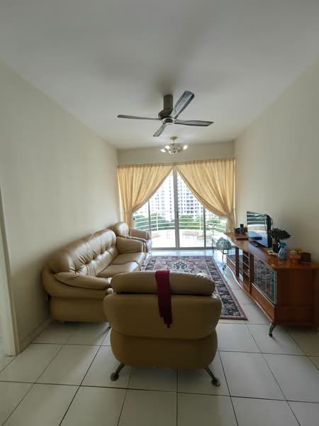 Gold Coast Resort Condominium untuk Untuk Disewa - RM 2,200 /bulan, Mac 2026 - Living Room - PropertyGuru.com.my