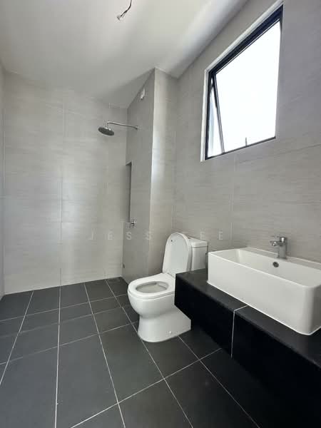 Flat for Sale at EMBER @ Eco Ardence - Jess Tee - Bathroom - PropertyGuru.com.my