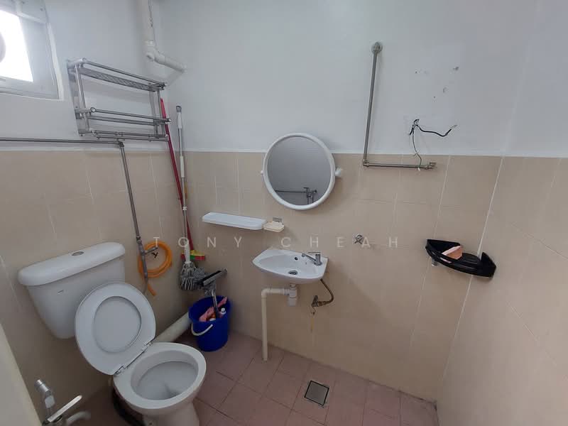 Apartment for Sale at Sri Impian Apartment - Tony Cheah - Bathroom - PropertyGuru.com.my