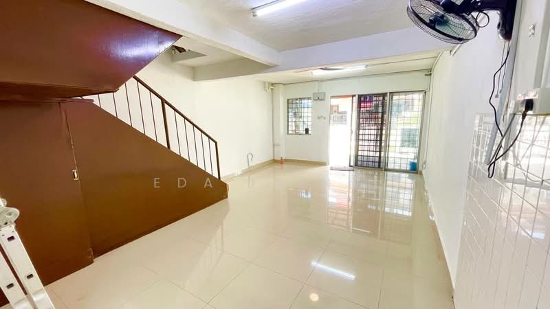 2.5-storey Terraced House for Sale in Segambut (Kuala Lumpur) - Eda Zainal - Living Room - PropertyGuru.com.my