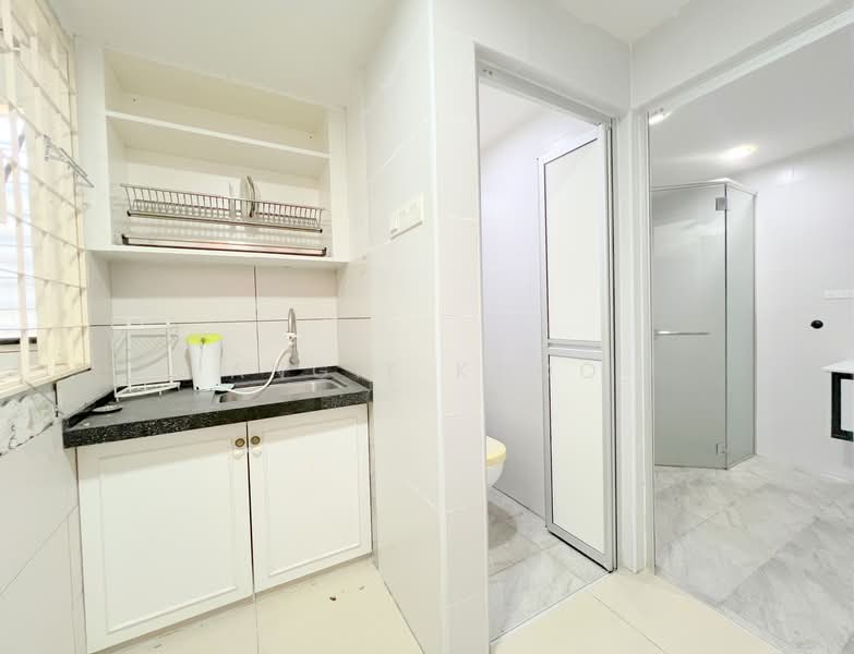 Tingkat Nibong, 11950 Bayan Lepas untuk Untuk Dijual - RM 700,000, Mac 2026 - Kitchen - PropertyGuru.com.my