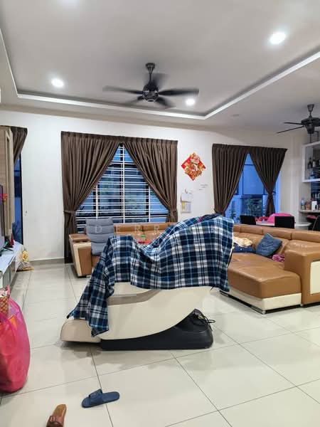 Cluster House for Sale in Taman Pulai Hijauan (Skudai) - Derrick Chuah - Living Room - PropertyGuru.com.my