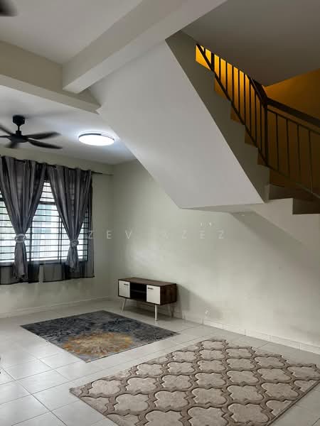 Terraced House for Rent in Taman Kundang Jaya (Rawang) - Zev Azez - Living Room - PropertyGuru.com.my