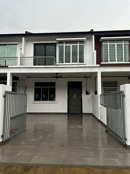 Terraced House for Rent in Taman Kundang Jaya (Rawang) - Zev Azez - Exterior - PropertyGuru.com.my