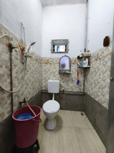 Ipoh Taman Silibin 22x70 Single Sty untuk Untuk Dijual - RM 250,000, Mac 2026 - Bathroom - PropertyGuru.com.my