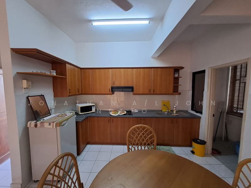 Condominium for Sale at Marina Bay Admiral Cove - JONATHAN A/L JOHN NETTO - Kitchen - PropertyGuru.com.my