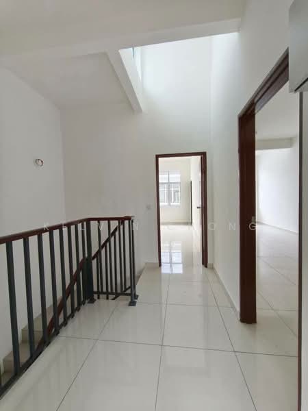 2-storey Terraced House for Sale in Bandar Baru Sri Klebang (Chemor) - Kelvin Chong - Corridor - PropertyGuru.com.my