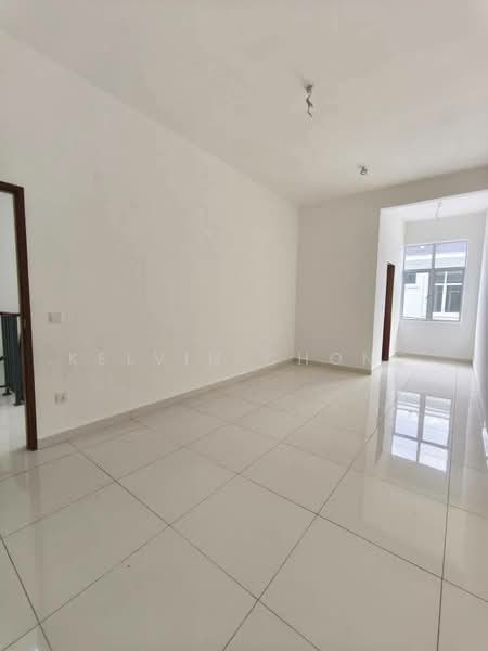 2-storey Terraced House for Sale in Bandar Baru Sri Klebang (Chemor) - Kelvin Chong - Living Room - PropertyGuru.com.my