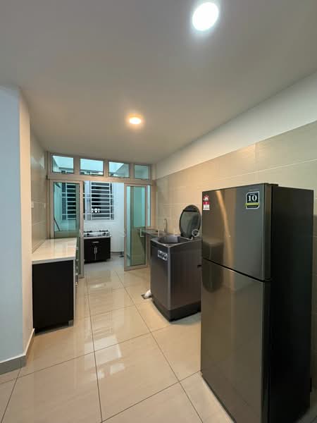 Midori Green (Pangsapuri Hijauan) untuk Untuk Disewa - RM 2,300 /bulan, Mac 2026 - Kitchen - PropertyGuru.com.my