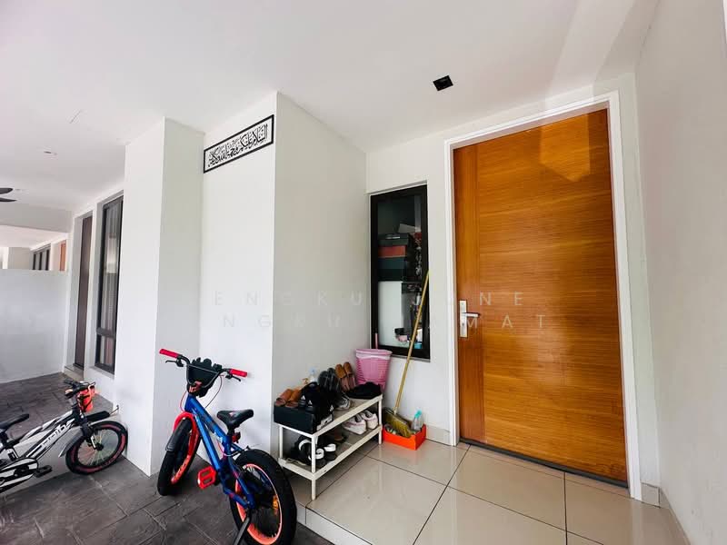 Condominium for Sale at Ayden Townhouse Warisan Puteri - Tengku June Tengku Mamat - Entrance - PropertyGuru.com.my