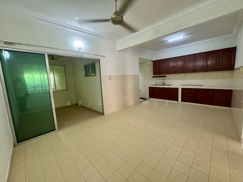 Seri Utama untuk Untuk Dijual - RM 1,050,000, Mac 2026 - Kitchen - PropertyGuru.com.my