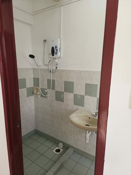 Apartment for Rent at Sri Impian Apartment - YC Fung - Bathroom - PropertyGuru.com.my