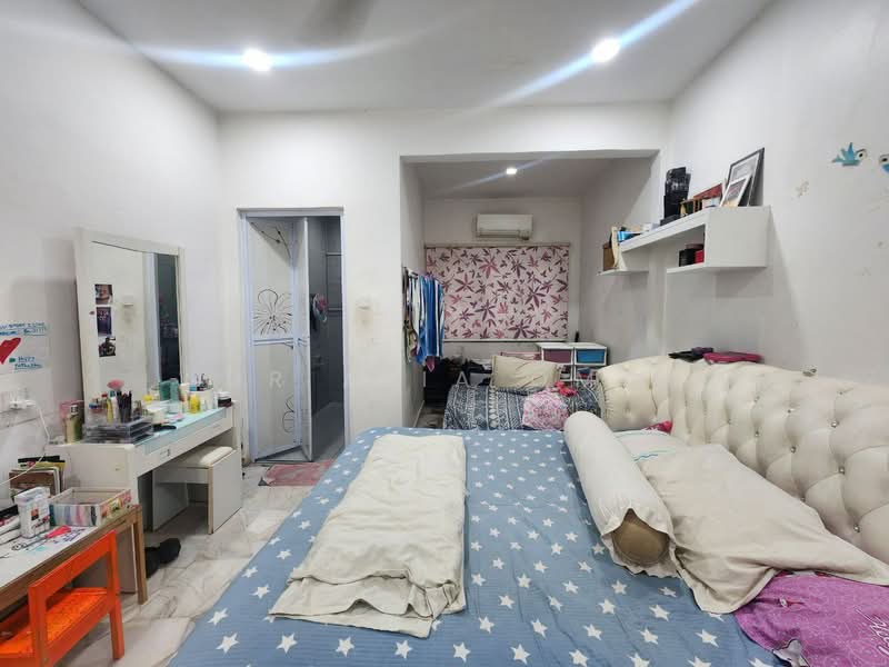 Section 3 @ Shah Alam untuk Untuk Dijual - RM 1,600,000, Mac 2026 - Bedroom - PropertyGuru.com.my