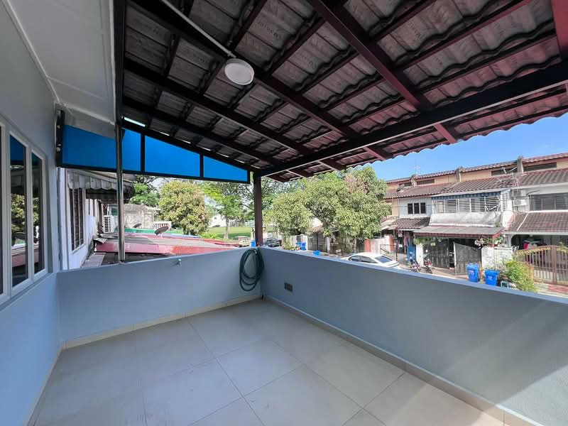 Taman Sri Muda untuk Untuk Disewa - RM 1,300 /bulan, Mac 2026 - Balcony - PropertyGuru.com.my