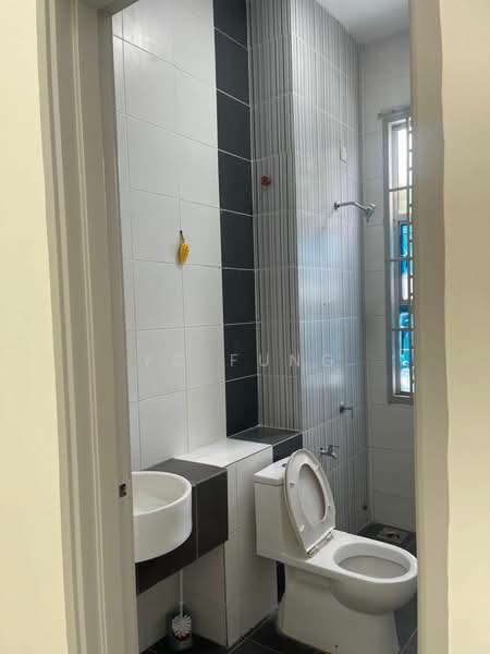 2-storey Terraced House for Rent in Taman Pelangi Indah (Ulu Tiram) - YC Fung - Bathroom - PropertyGuru.com.my