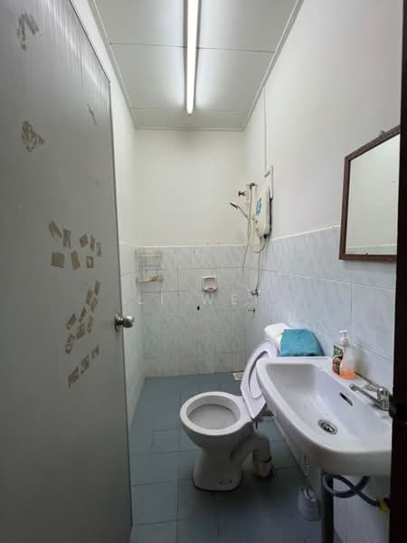 Taman Nusa Perintis 2 untuk Untuk Disewa - RM 3,000 /bulan, Mac 2026 - Bathroom - PropertyGuru.com.my