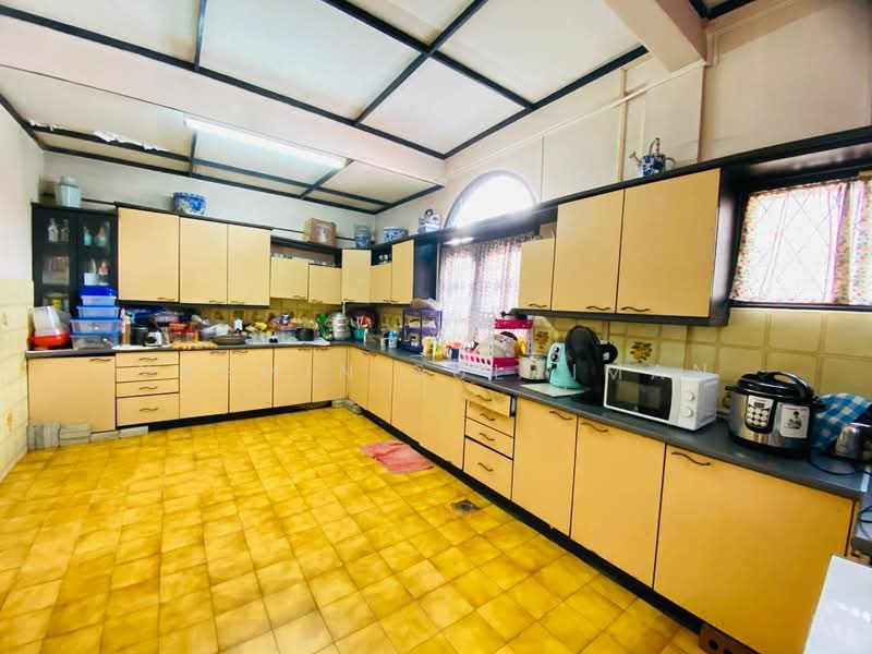 Bungalow for Sale in Seksyen 1 Bandar Baru Bangi (Bandar Baru Bangi) - Yasmin Sulaiman - Kitchen - PropertyGuru.com.my
