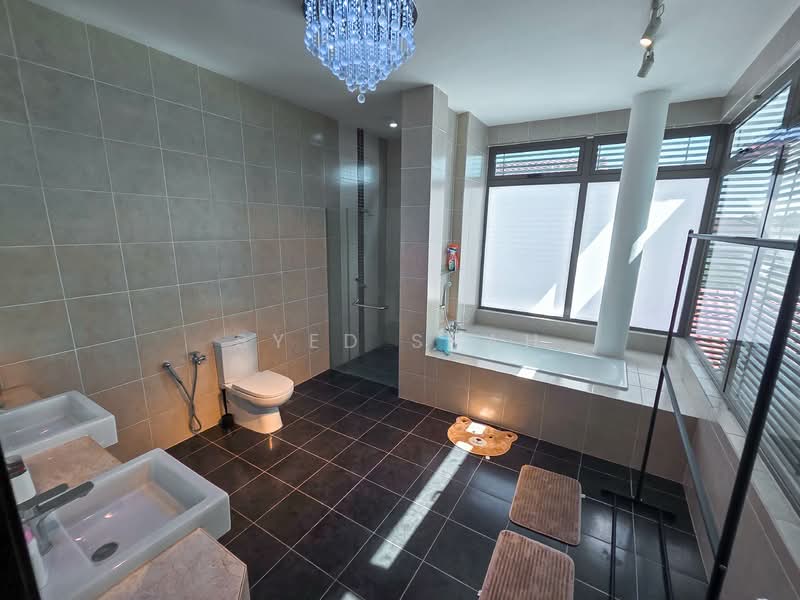 Rumah Banglo untuk Disewa di Bandar Seri Putra (Bangi) - Syed Shah - Bathroom - PropertyGuru.com.my