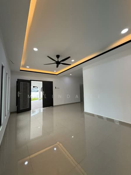 1-storey Terraced House for Sale in Taman Cantik (Kulai) - Melinda Ee - Living Room - PropertyGuru.com.my