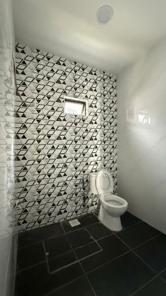 1-storey Terraced House for Sale in Taman Cantik (Kulai) - Melinda Ee - Bathroom - PropertyGuru.com.my