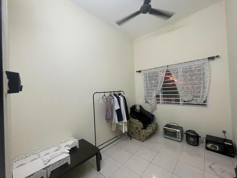 END LOT Semi D Single Storey House Jalan Lombong Seksyen 29 Shah Alam untuk Untuk Disewa - RM 1,600 /bulan, Mac 2026 - Interior - PropertyGuru.com.my