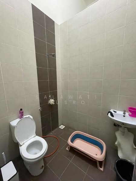 END LOT Semi D Single Storey House Jalan Lombong Seksyen 29 Shah Alam untuk Untuk Disewa - RM 1,600 /bulan, Mac 2026 - Bathroom - PropertyGuru.com.my