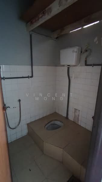 jalan 11, selayang baru, 68100 batu caves untuk Untuk Disewa - RM 4,000 /bulan, Mac 2026 - Bathroom - PropertyGuru.com.my