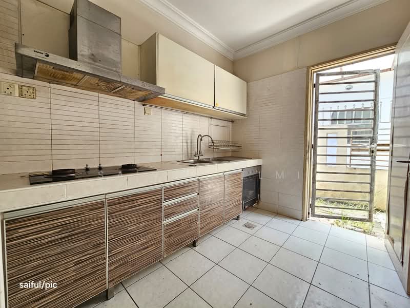2-storey Terraced House for Sale in Putra Heights (Subang Jaya) - SAIFUL HELMI - Kitchen - PropertyGuru.com.my