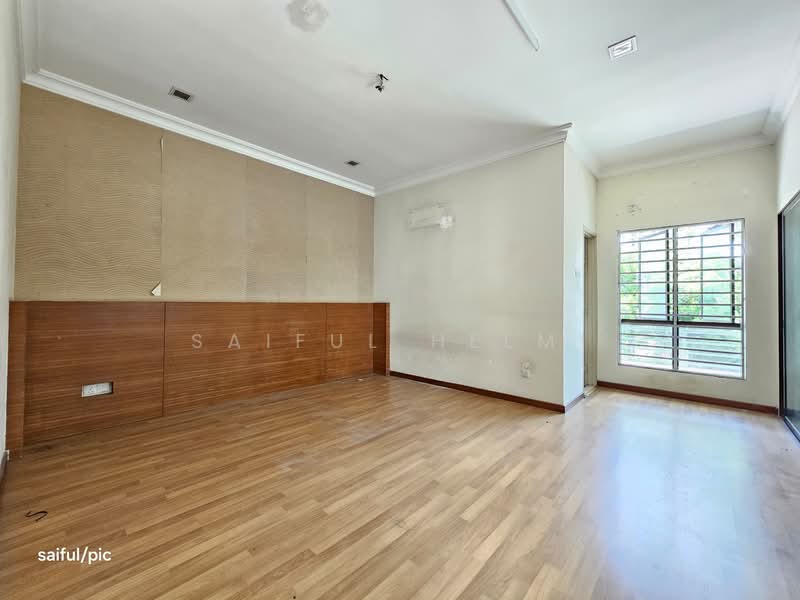2-storey Terraced House for Sale in Putra Heights (Subang Jaya) - SAIFUL HELMI - Living Room - PropertyGuru.com.my