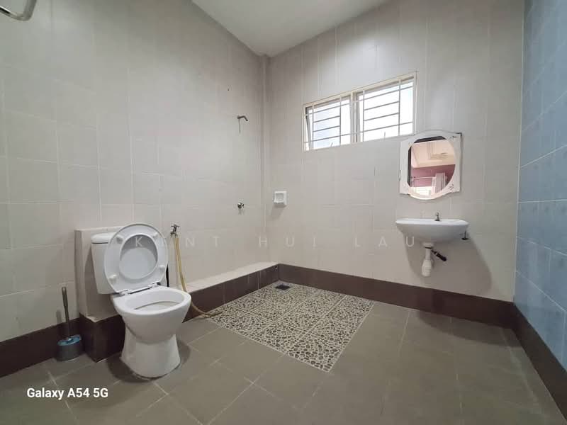 Taman Prima Tropika untuk Untuk Dijual - RM 830,000, Mac 2026 - Bathroom - PropertyGuru.com.my