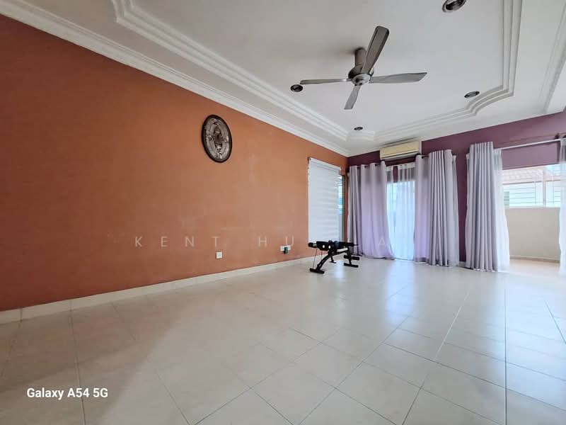 Taman Prima Tropika untuk Untuk Dijual - RM 830,000, Mac 2026 - Living Room - PropertyGuru.com.my