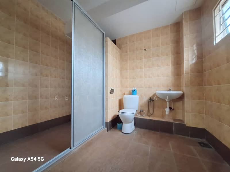 Taman Prima Tropika untuk Untuk Dijual - RM 830,000, Mac 2026 - Bathroom - PropertyGuru.com.my