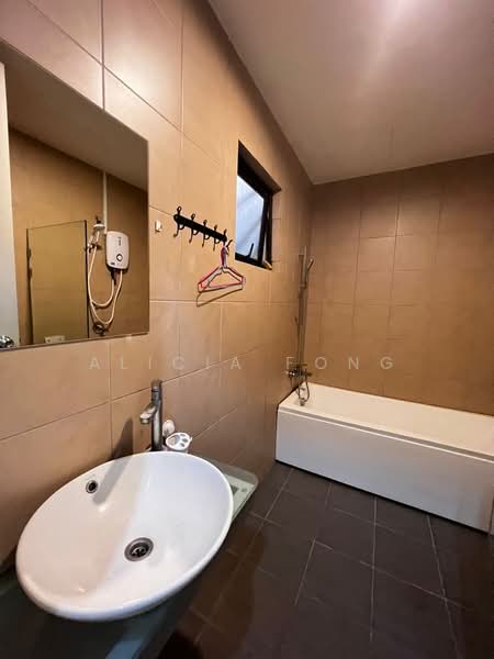 Greenfield Regency untuk Untuk Disewa - RM 2,100 /bulan, Mac 2026 - Bathroom - PropertyGuru.com.my
