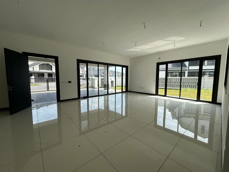 Semi-Detached House for Sale in Shah Alam (Selangor) - R Azlin - Living Room - PropertyGuru.com.my