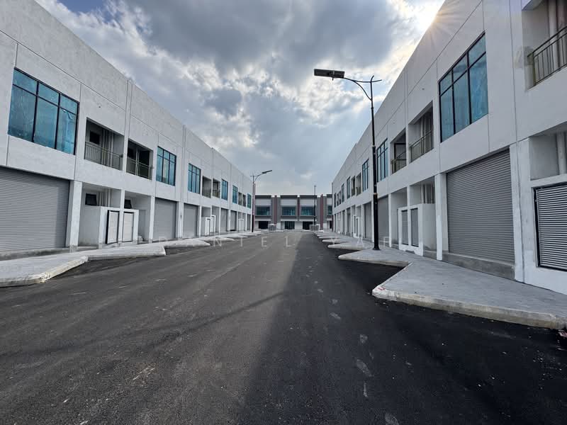 Village Square untuk Untuk Disewa - RM 11,800 /bulan, Mac 2026 - Exterior - PropertyGuru.com.my