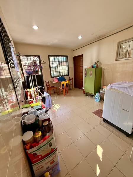 2-storey Terraced House for Sale in Bandar Putra (Kulai) - Jayden Ng - Kitchen - PropertyGuru.com.my